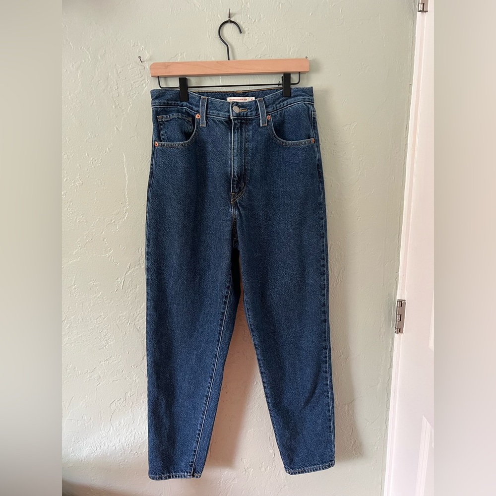 Levi’s High Waisted Mom Jeans Size 30